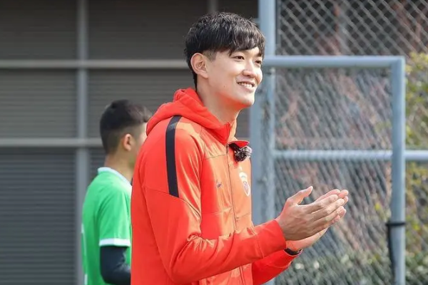 南通支云海港國門顏駿凌在第300場<a href=http://8809.jianzhanzj.com/tag/zhongchao.html target=_blank class=infotextkey>中超</a>聯賽展現出色實力